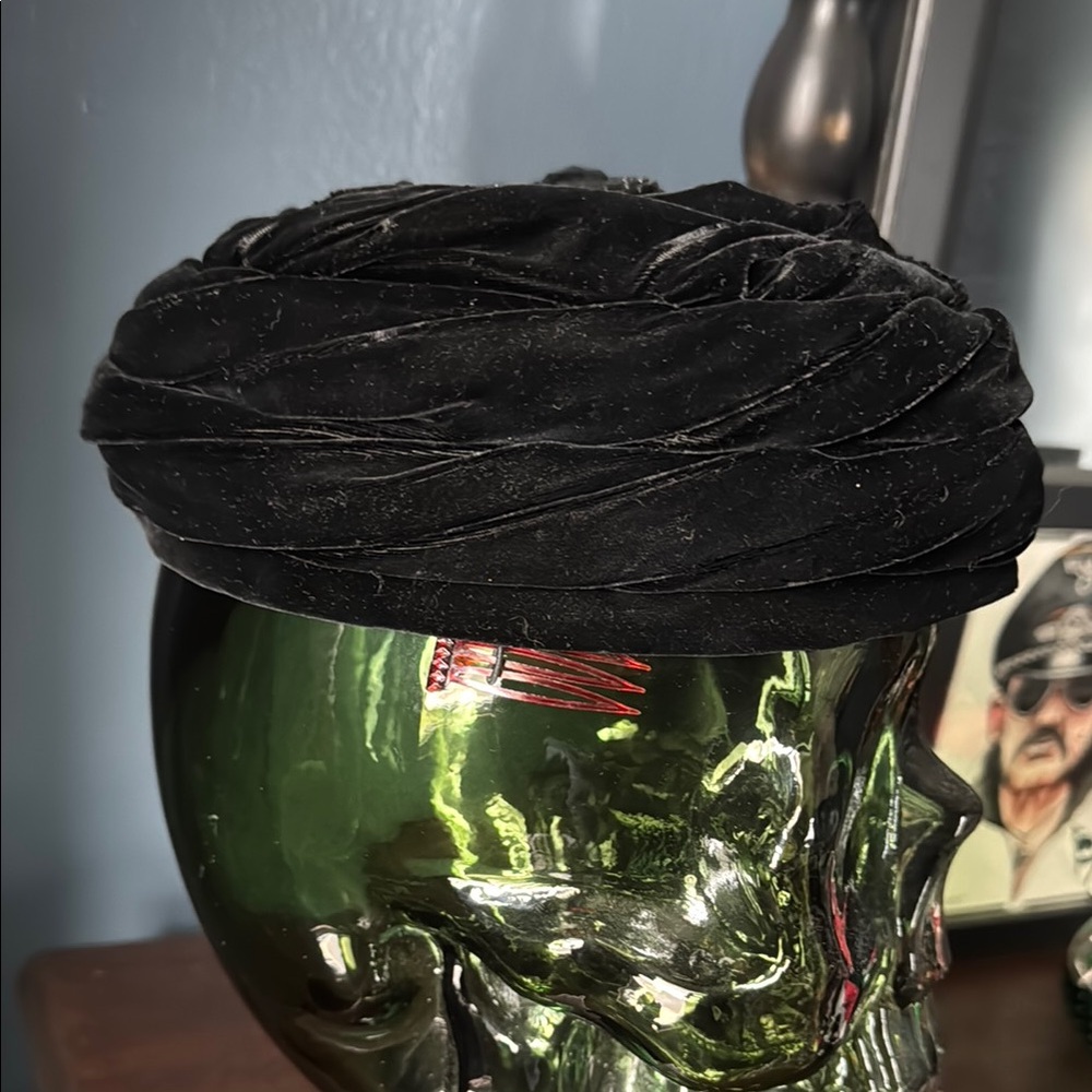 Vintage velvet black pillbox hat with beading hair combs still attached Junior B